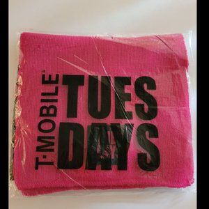 T-MOBILE TUESDAYS Limited Edition Knit Scarf